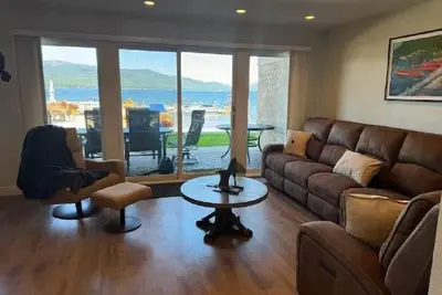 Image de Condo 2 Chambres Avec Bord De Mer Et Piscine SAISONNIÈRE