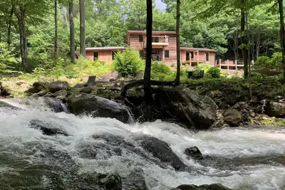 Image de Le Waterfall Cabin Estate sur la rivière Tye