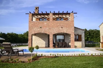 Image de Maison de vacances dans Svetvinčenat avec terrasse, Climatisation, Wifi, Machine à laver (4843-1)