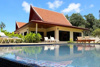 Image de Villa Silk: Traditional Thai Villa, piscine privée, près de la plage avec une femme de chambre quotidienne