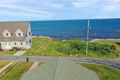 Image de Maison de 6 chambres, vue sur l'océan, A / C, 1 mile de la plage
