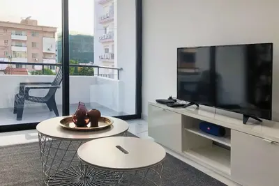 Image de Proche Plage (! ) Appartement Urbain 2br Proche Du Centre Ville