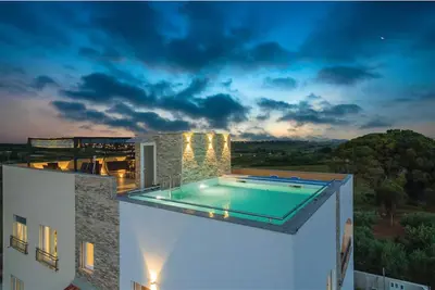 Image de Villa unique avec vue panoramique pour 12 personnes