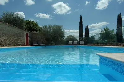 Image de Gîte Magnan*** au calme, 55 m², charme et nature, piscine chauffée, sud Ardèche