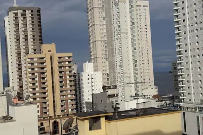 Image de Magnifique appartement central avec balcon, 3 chambres, 2 Bwc et une vue magnifique