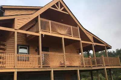 Image de Nouvelle cabine de luxe de 3 lits / 3 salles de bain, bain à remous, jeux, enregistrement facile! Reserve maintenant!