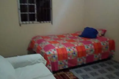 Image de Vue annexe située dans la colline verdoyante de Three Hills près d'Ocho Rios -2br