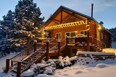 Image de Vie tranquille, pittoresque et confortable en cabane en rondins!