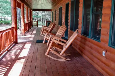 Image de Grand lodge parfait pour une escapade relaxante et tranquille