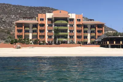 Magnifique condo d'une chambre au bord de l'eau avec une vue imprenable sur la mer de Cortez
