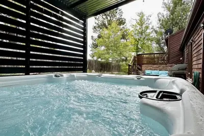 Image de Grande maison de charme pour les groupes et divertissant avec des jeux d'arcade!