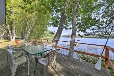 Image de Nouveau! Beau chalet au bord du lac pour les familles et les animaux!