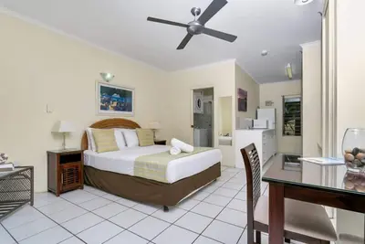 Seascape Holidays at The Queenslander Studio Apartment