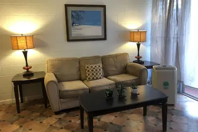 Image de ~ Waikiki ~ $ Meilleure Valeur $ ~ 2 chambres ~ Entièrement meublé ~ Blocs de plage ~