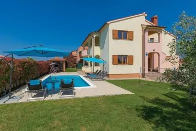 Image de Linden Tree by Interhome