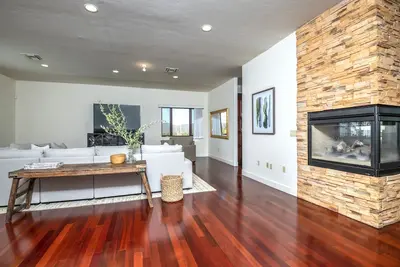 Image de Maison sur mesure 3 chambres 3. 5 salles de bain, grande cuisine