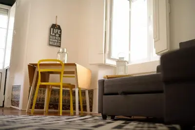 Image de Les Portugais Ii, au funiculaire de Bica la rue