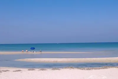 Image de Appartement pour 4 personnes dans une villa Ă 100 m de la mer de sable