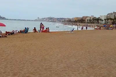 Image de Villa à 100 m de la plage, piscine privée et Wifi, 3 places de parking
