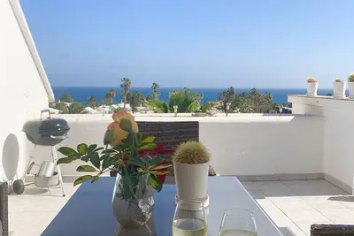 Penthouse en bord de mer avec vue sur la mer, Wifi, 2 lits, grande terrasse