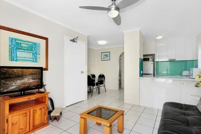 Holiday Unit by The Beach with Pool