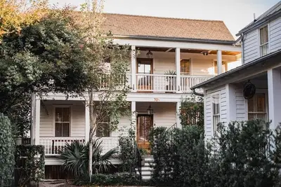 Image de 6 Br / 6ba (toutes les salles de bains attenantes! ) - Marche facile jusqu'à King Street