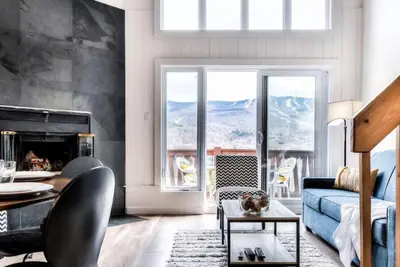 Image de Tremblant Hotel Du Lac - Superbe Vue Lac et Montagne - La Griffe | À 5 min de Tremblant Resort