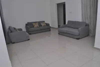 Image de Communauté fermée 24/7 dans un quartier calme et verdoyant