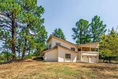 Image de  Grande Cabine De 2 Niveaux Avec 2 Espaces De Vie Vue Merveilleuse, Proche De La Ville