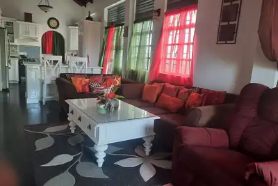 Image de Two bedrooms - Deluxe apartment \nCharming, Clean, and Comfortable.