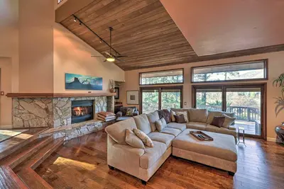 Image de Nouveau! Maison du Country Club avec vue sur la montagne et accès au complexe