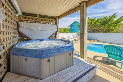 Image de Nouvelle liste avec vue sur l'océan avec piscine privée et bar Tiki, bain à remous, salle de jeux, animaux acceptés
