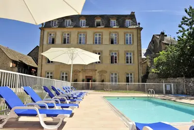 Image de Appartement 2 pièces avec piscine au « Château Ricard » à Saint Geniez d’Olt