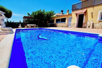 Image de Villa Venus, rustique maison avec piscine privée et barbecue