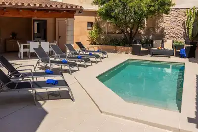 Casa Calvaria, maison de ville avec piscine, 4 Br, A / C, Wifi, Tv satellite, plage: 7 km