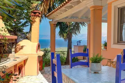 Image de Grande villa familiale Ă Loutses Ă 10 minutes de Kassiopi Vue panoramique sur la mer
