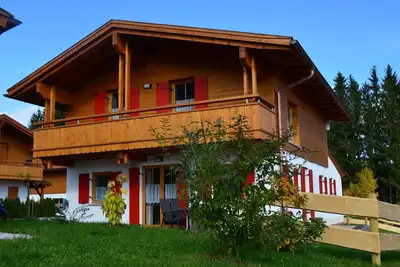 Image de Maison de vacances confortable avec sauna et poêle suédois, 4 chambres, 2 salles de bains