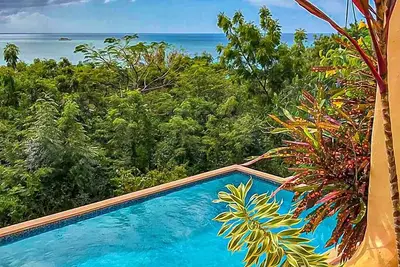 Image de Beautiful 4 bedroom/4bath luxury villa with private pool & pool house