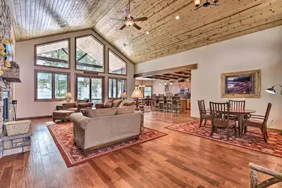 Image de Nouveau! Cabine basse de luxe avec vue sur la forêt + foyer