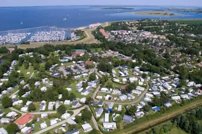Image de Mobil-home pour 4 personnes avec 42m² à Burgh-Haamstede (126845)