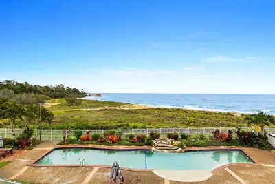 Image de “Appartement face à la plage avec piscine“