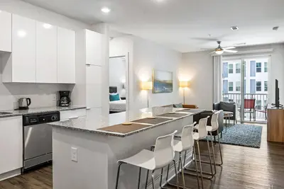 Image de Spectacular Suite 2br / 2ba Apartment (B) - Comprend les nettoyages aux deux semaines et le changement de linge