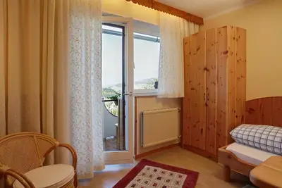 Image de Chambre simple vue panoramique 2 adultes. + 1 enfant jusqu'à 12 ans - Biolandhaus Arche