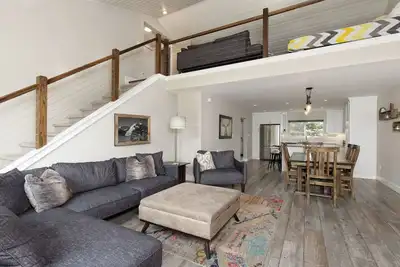 Image de Vacances Magnifiques Home_Wood Stove WIFI_Bain à remous et plus près de Yellowstone