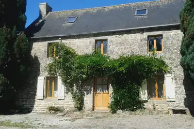 Image de Jolie maison en pierre au coeur de la campagne française.