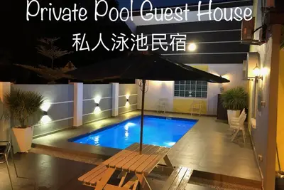 Piscine privée avec jacuzzi