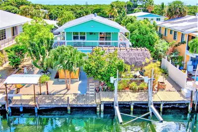 Image de Fl Keys Waterfront Pool Home 3 chambres 2 bains 8 couchages avec 60 pieds d'impuretés