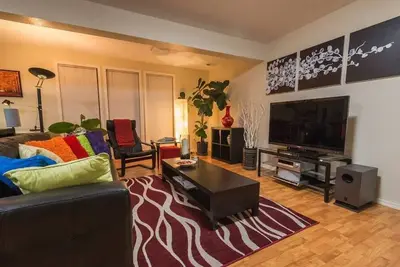 Image de Belle maison moderne propre jardin privé de deux chambres près de l'aéroport de Seatac