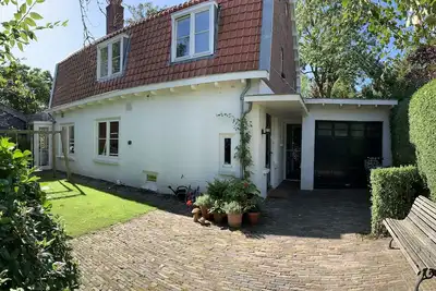 Image de Villa Zonnehof, au centre de Leiden, avec un grand jardin, à 30 minutes d'Amsterdam