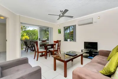 Seascape Holidays at The Queenslander One Bedroom Apartment